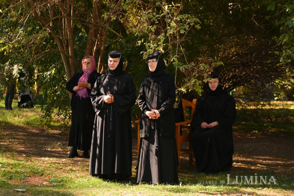 Patriarhul României la hramul mănăstirii ilfovene Snagov 185553