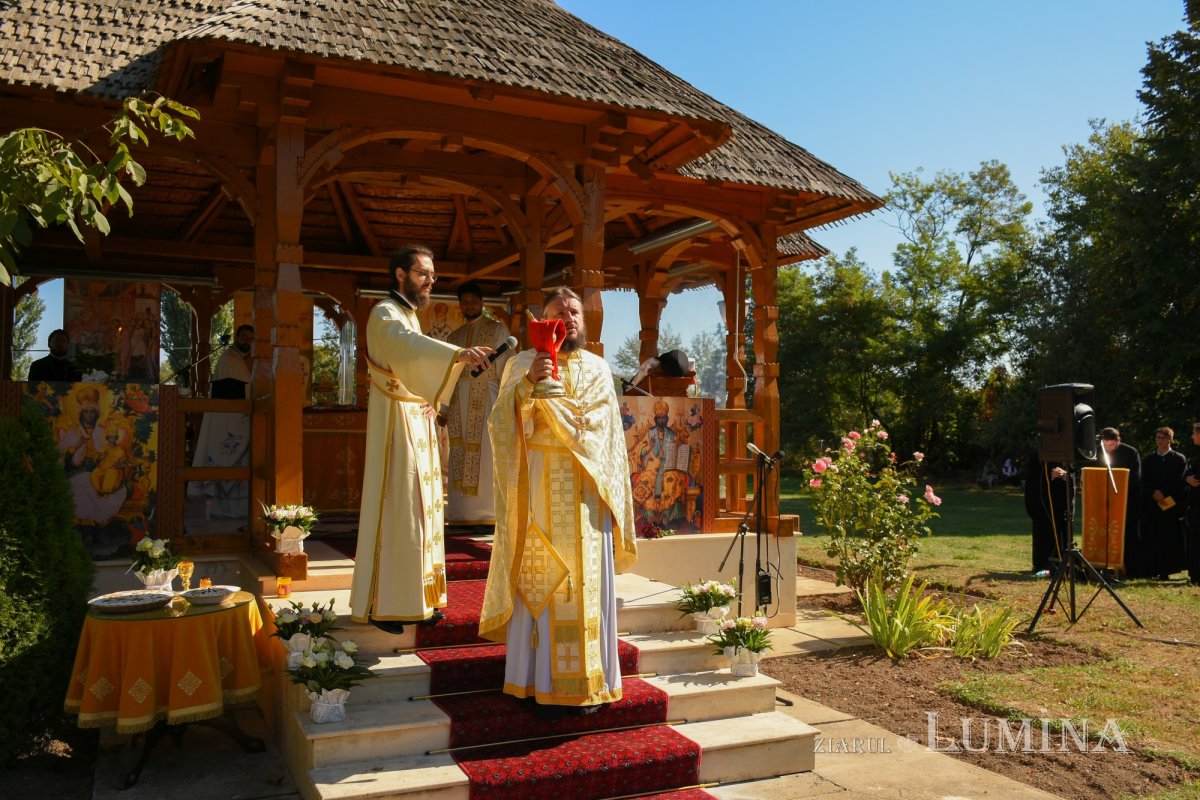 Patriarhul României la hramul mănăstirii ilfovene Snagov 185569