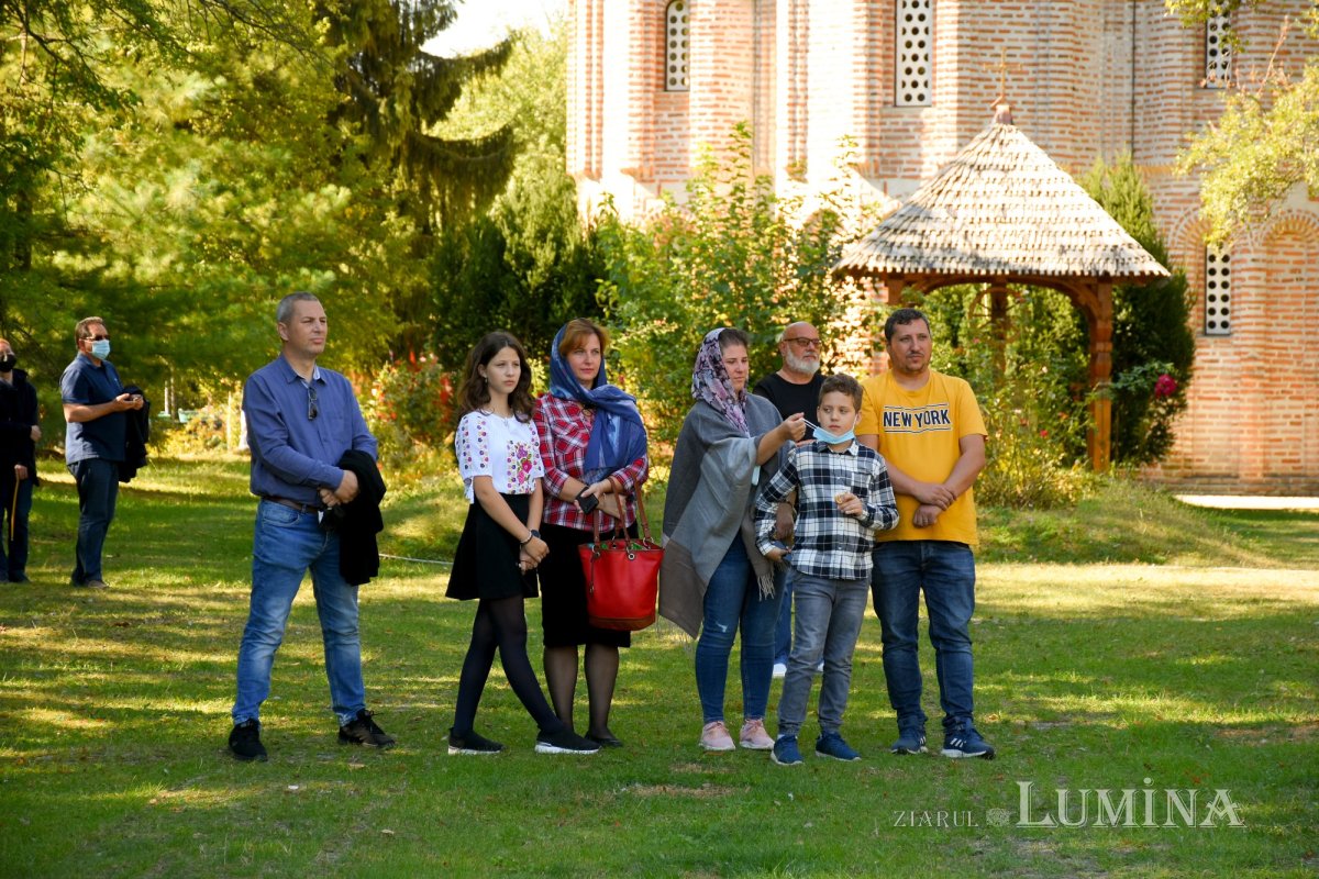 Patriarhul României la hramul mănăstirii ilfovene Snagov 185576