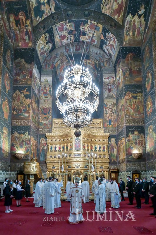 Arhiepiscopia Dunării de Jos la ceas aniversar 185778