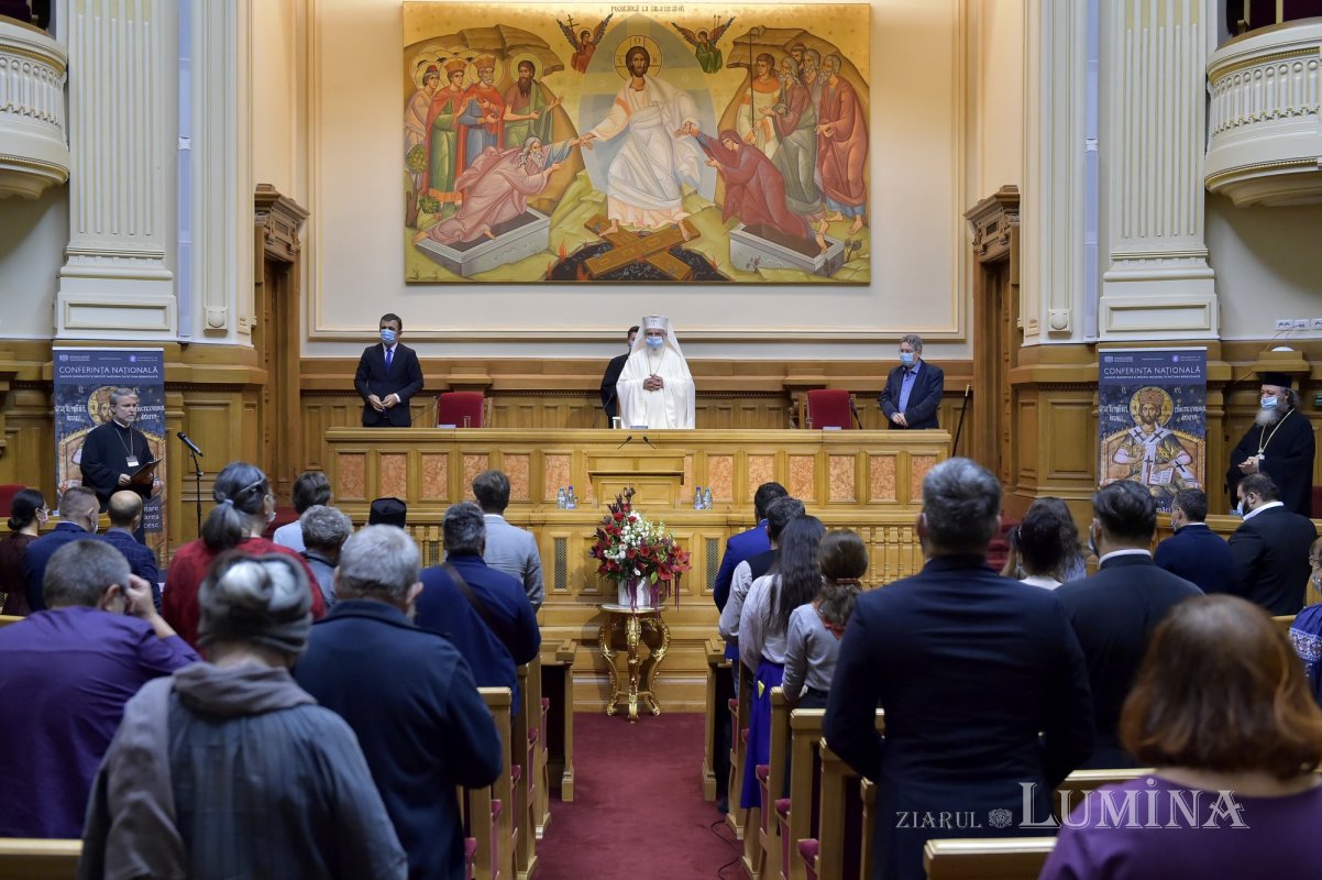 Conferinţă dedicată iconografiei şi restaurării patrimoniului bisericesc 185871