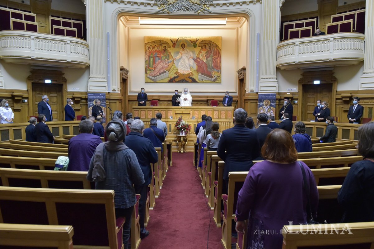 Conferinţă dedicată iconografiei şi restaurării patrimoniului bisericesc 185872