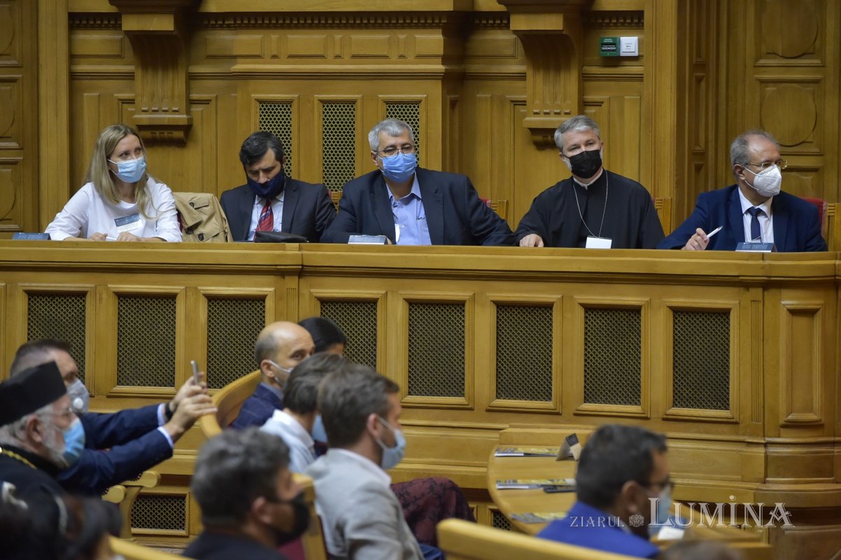 Conferinţă dedicată iconografiei şi restaurării patrimoniului bisericesc 185875