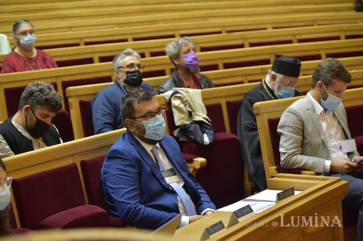 Conferinţă dedicată iconografiei şi restaurării patrimoniului bisericesc 185876