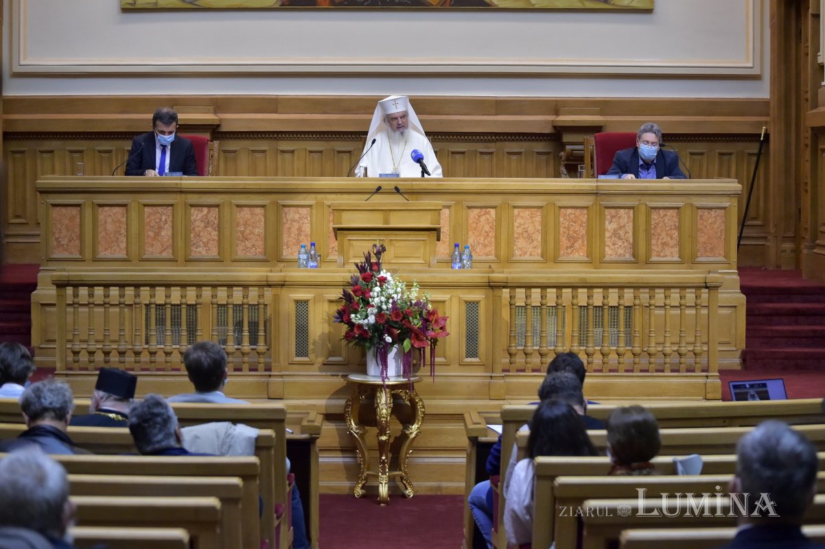 Conferinţă dedicată iconografiei şi restaurării patrimoniului bisericesc 185884