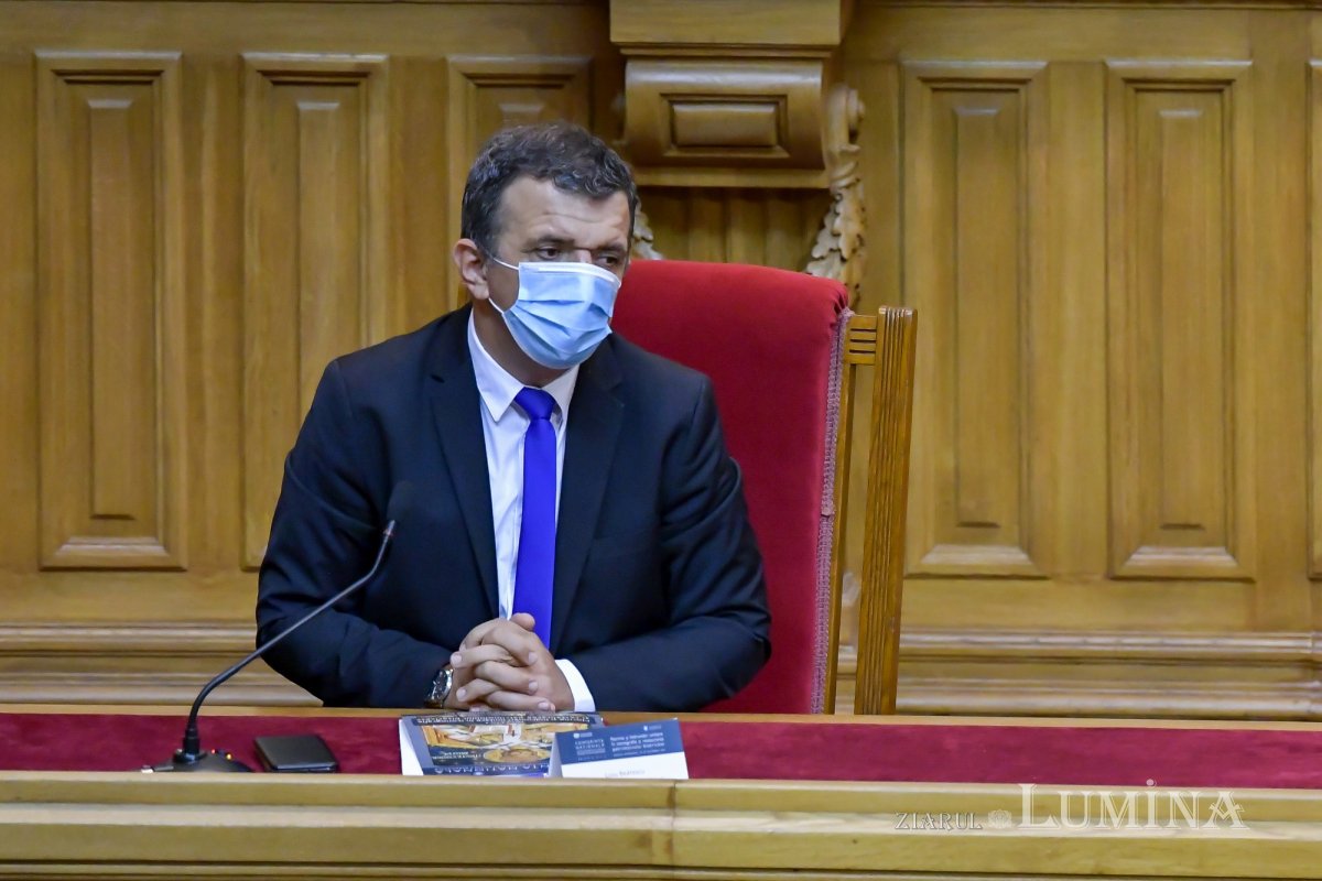 Conferinţă dedicată iconografiei şi restaurării patrimoniului bisericesc 185896