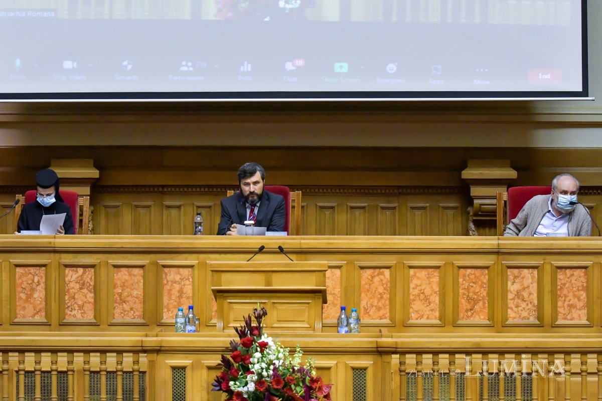 Conferinţă dedicată iconografiei şi restaurării patrimoniului bisericesc 185900