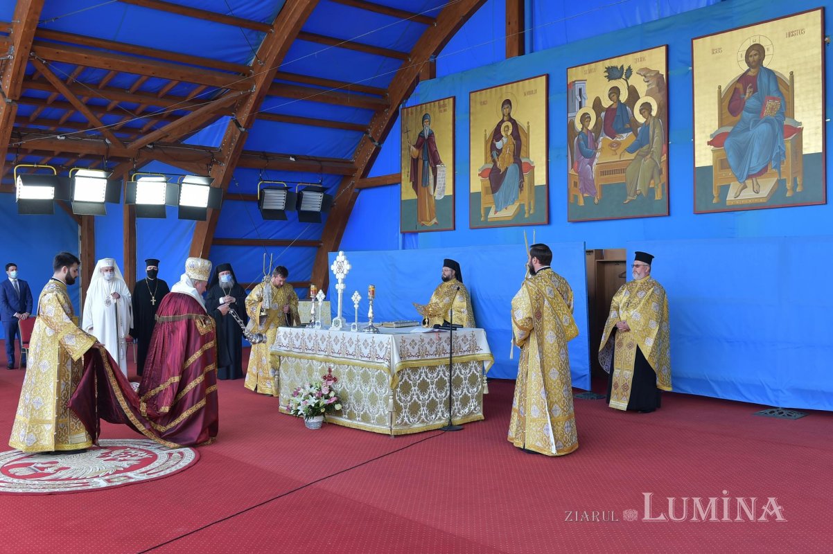 Moment solemn la aniversarea întronizării Patriarhului României 186268
