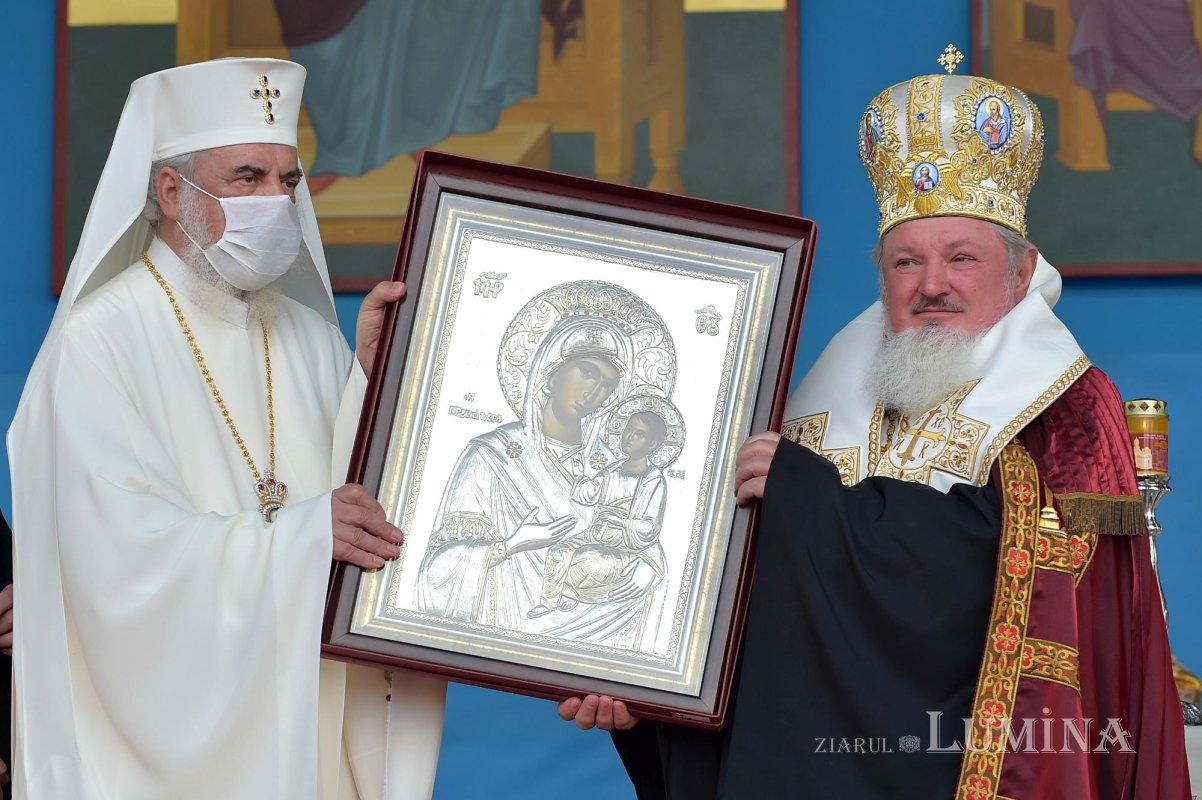 Moment solemn la aniversarea întronizării Patriarhului României 186286