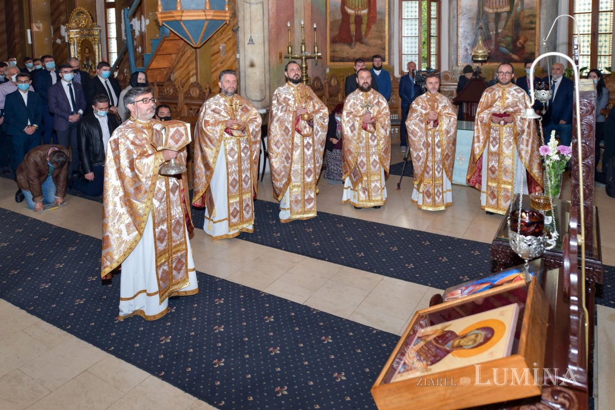 Începutul de an universitar la Facultatea „Justinian Patriarhul” 186397