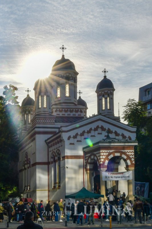 Sfântul Sfinţit Mucenic Ciprian, sărbătorit la Biserica Zlătari din Bucureşti 186575