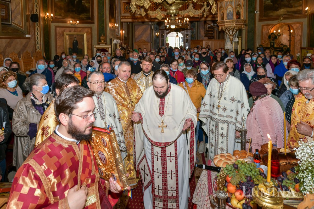 Sfântul Sfinţit Mucenic Ciprian, sărbătorit la Biserica Zlătari din Bucureşti 186578