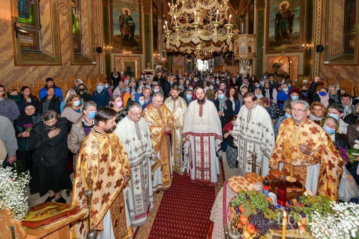 Sfântul Sfinţit Mucenic Ciprian, sărbătorit la Biserica Zlătari din Bucureşti 186579
