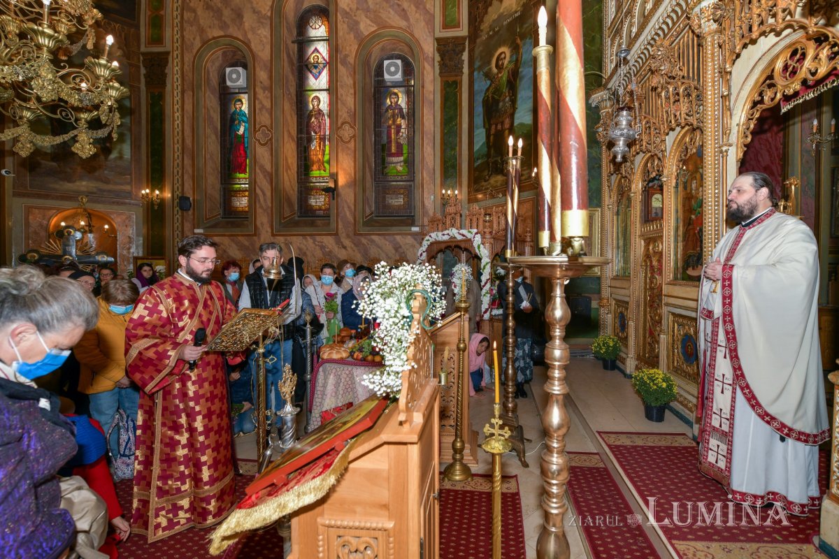 Sfântul Sfinţit Mucenic Ciprian, sărbătorit la Biserica Zlătari din Bucureşti 186593