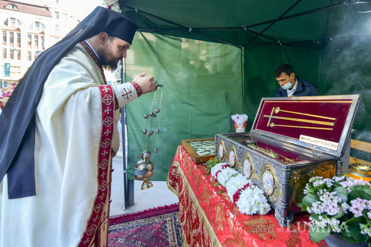 Sfântul Sfinţit Mucenic Ciprian, sărbătorit la Biserica Zlătari din Bucureşti 186600