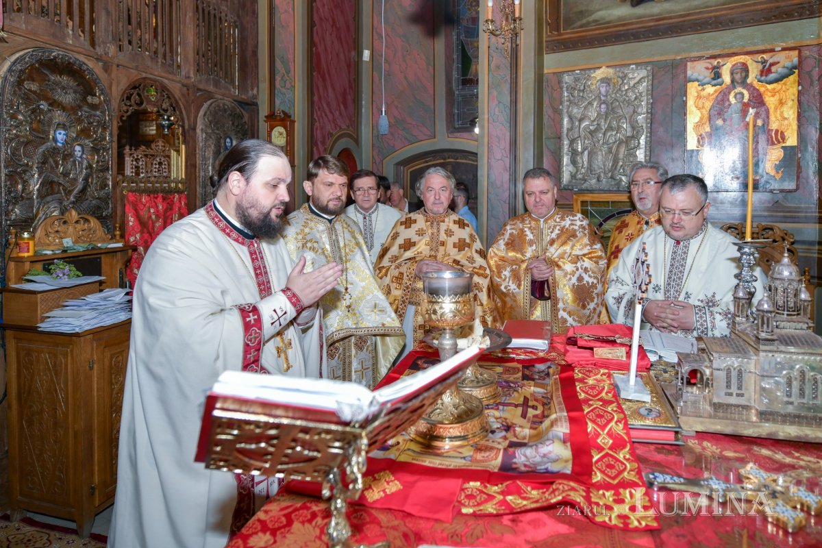 Sfântul Sfinţit Mucenic Ciprian, sărbătorit la Biserica Zlătari din Bucureşti 186609