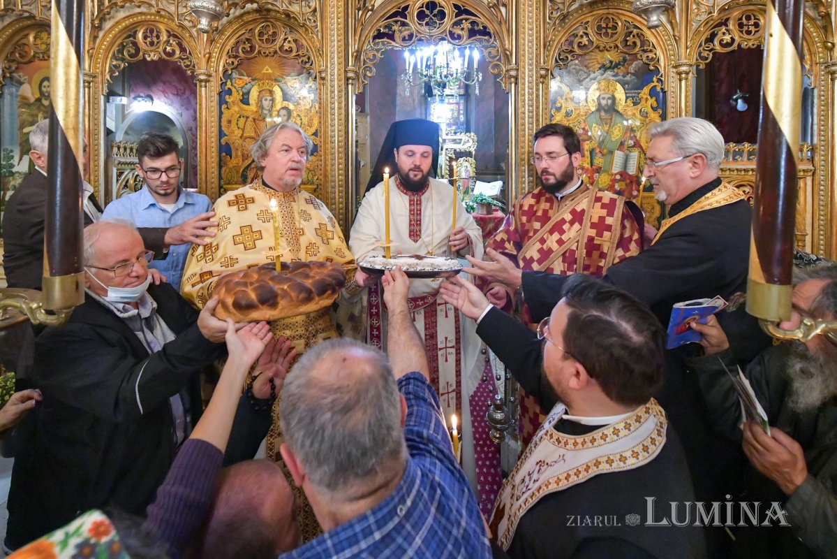 Sfântul Sfinţit Mucenic Ciprian, sărbătorit la Biserica Zlătari din Bucureşti 186616