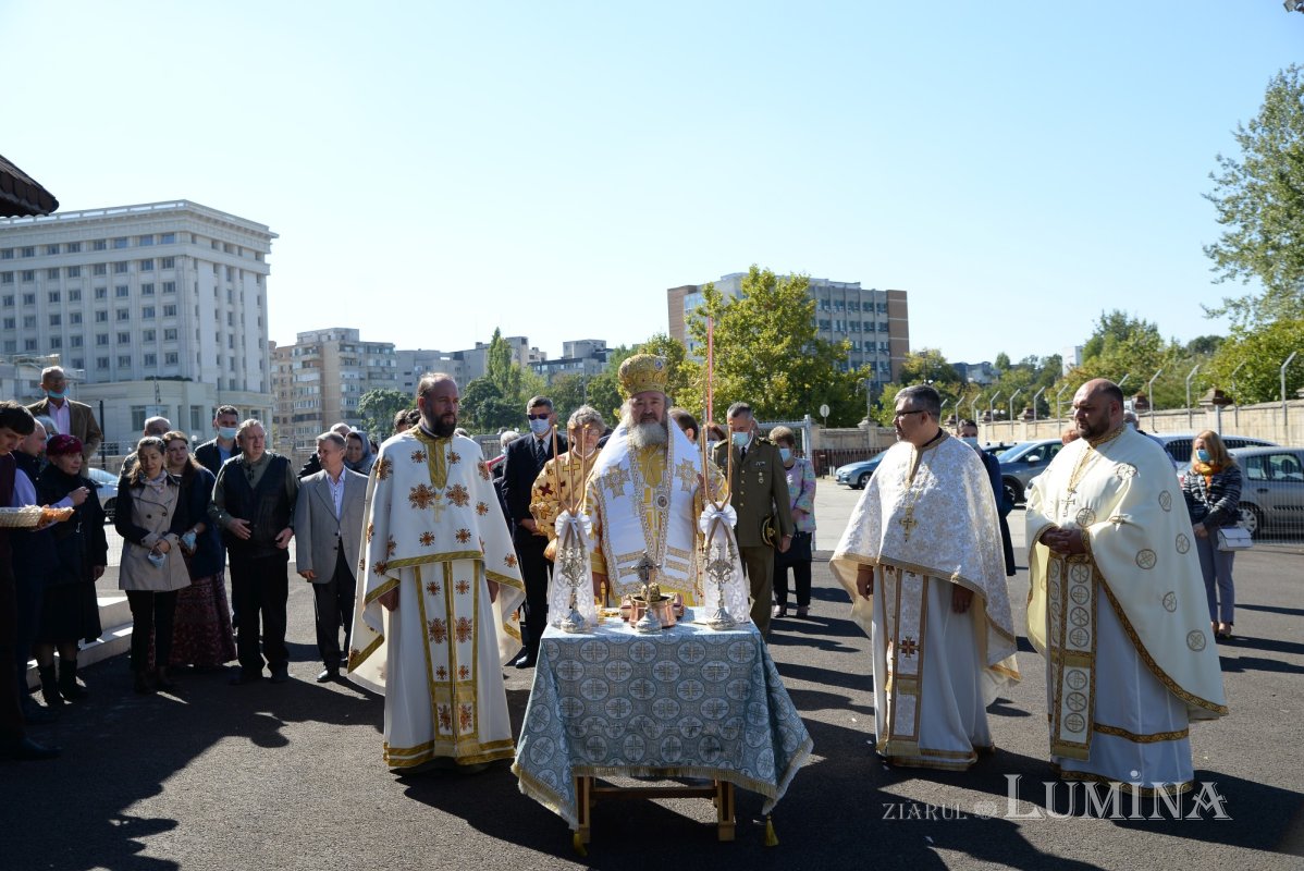 Clopot nou pentru biserica din incinta Ministerului Apărării Naționale 186698