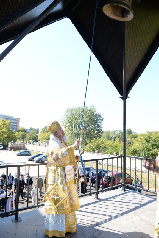 Clopot nou pentru biserica din incinta Ministerului Apărării Naționale 186704