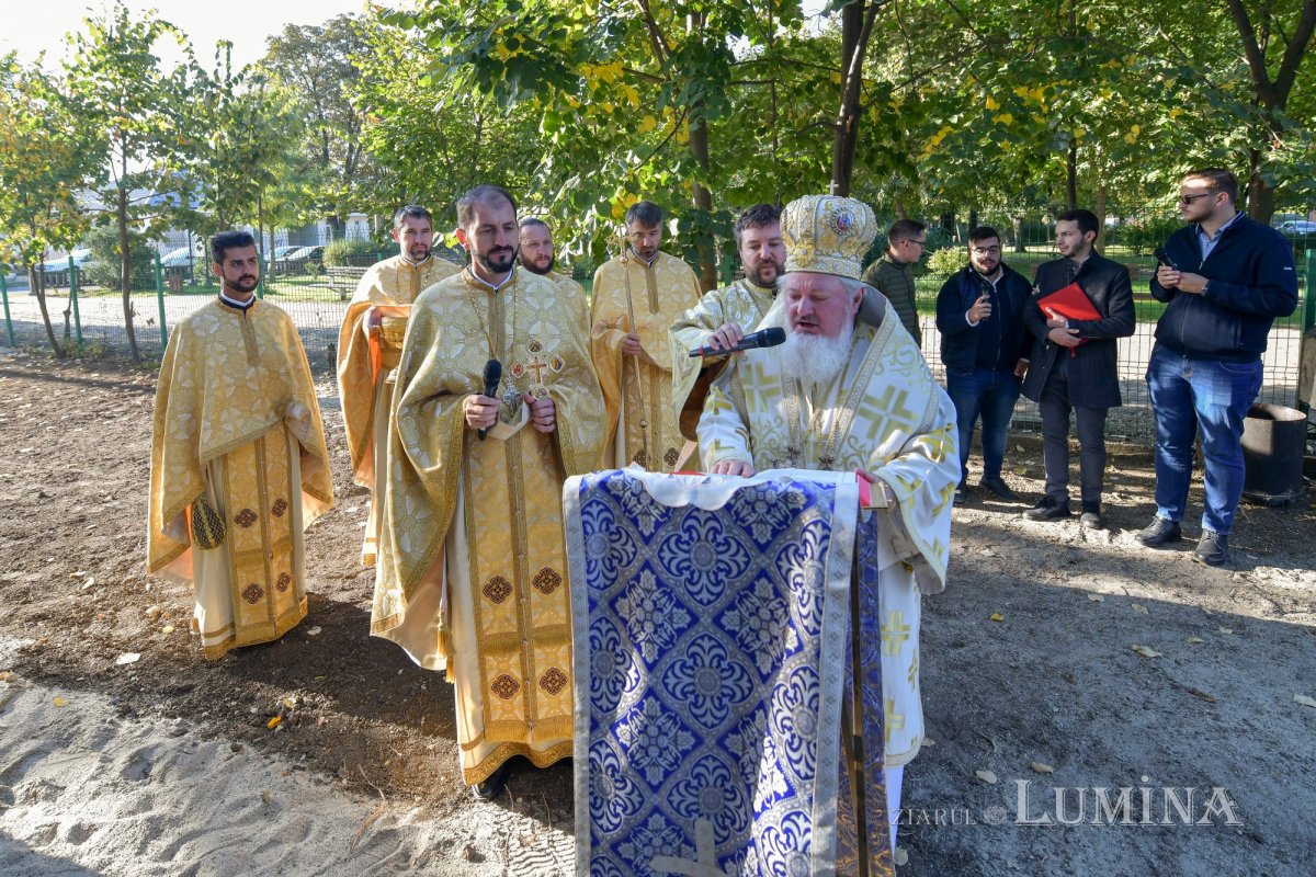 Lumina sfinţeniei pentru o nouă biserică în Chitila 186641