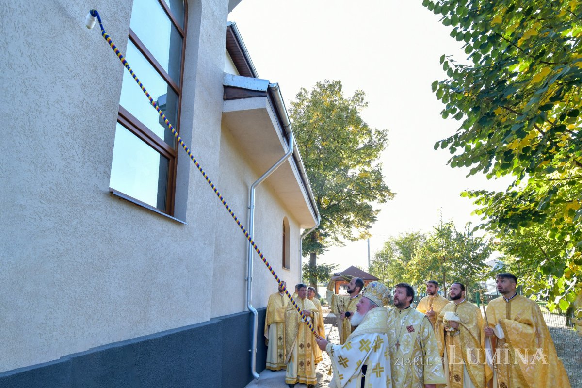 Lumina sfinţeniei pentru o nouă biserică în Chitila 186642