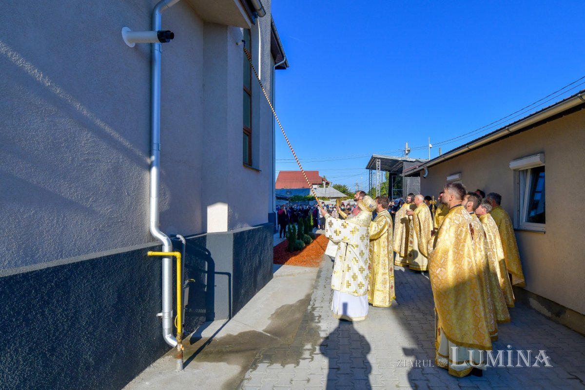 Lumina sfinţeniei pentru o nouă biserică în Chitila 186647
