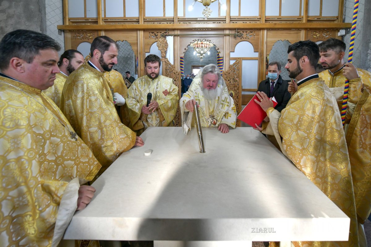Lumina sfinţeniei pentru o nouă biserică în Chitila 186653