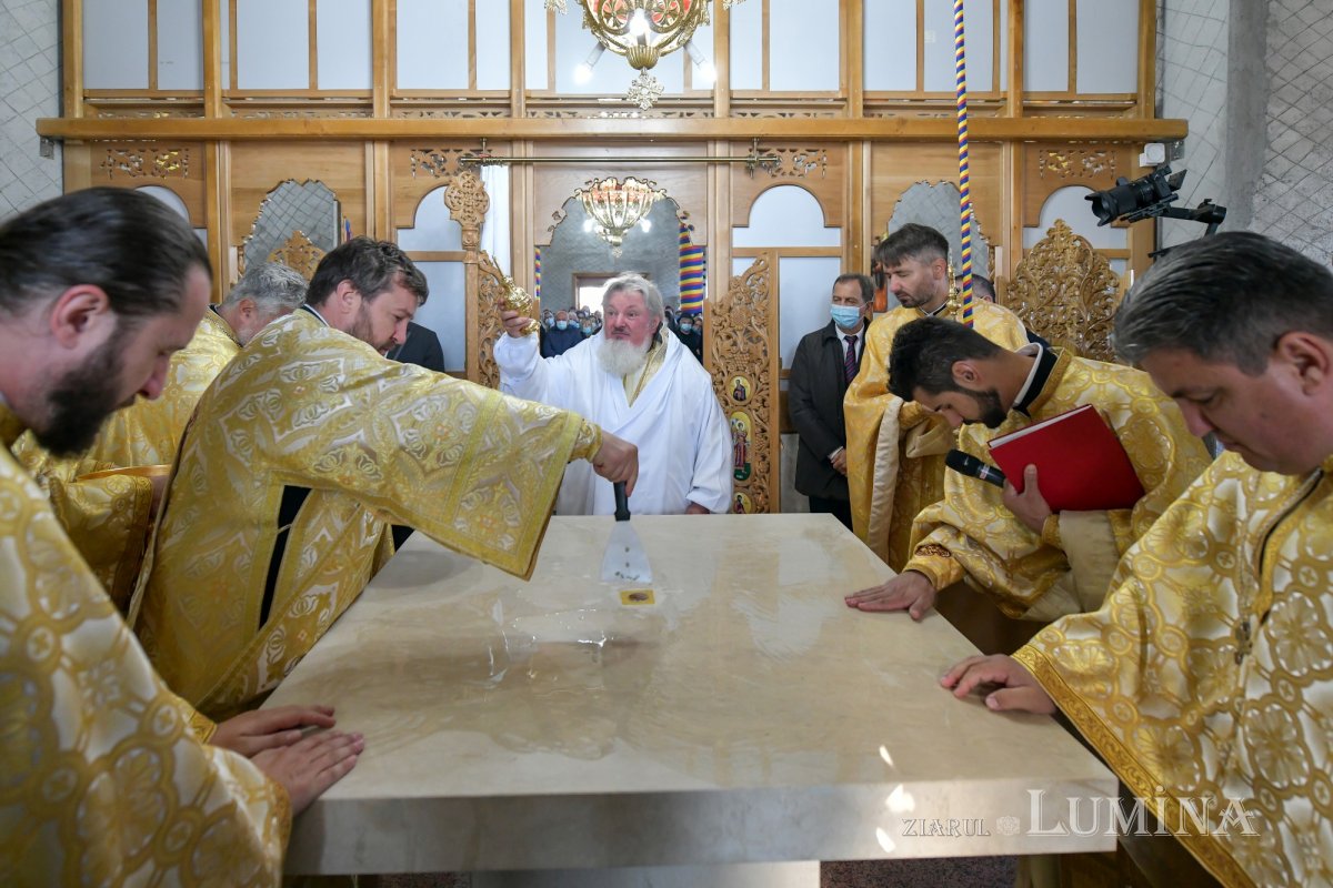Lumina sfinţeniei pentru o nouă biserică în Chitila 186654