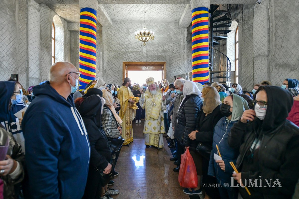 Lumina sfinţeniei pentru o nouă biserică în Chitila 186659