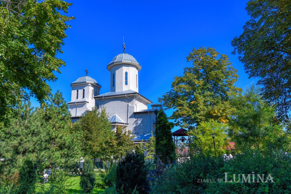 Lumina sfinţeniei pentru o nouă biserică în Chitila 186662