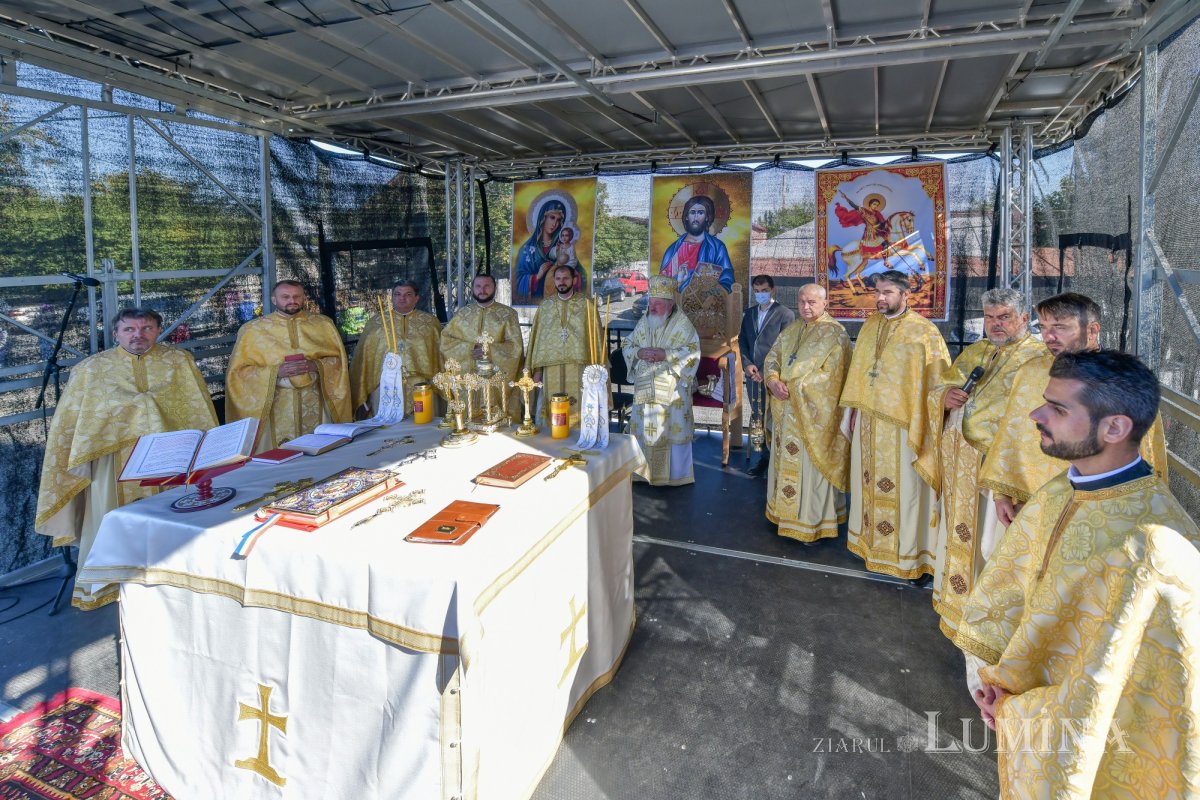 Lumina sfinţeniei pentru o nouă biserică în Chitila 186666