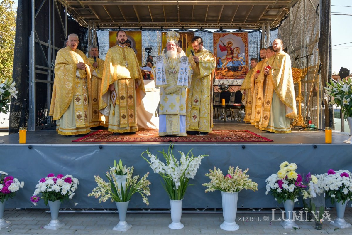 Lumina sfinţeniei pentru o nouă biserică în Chitila 186667