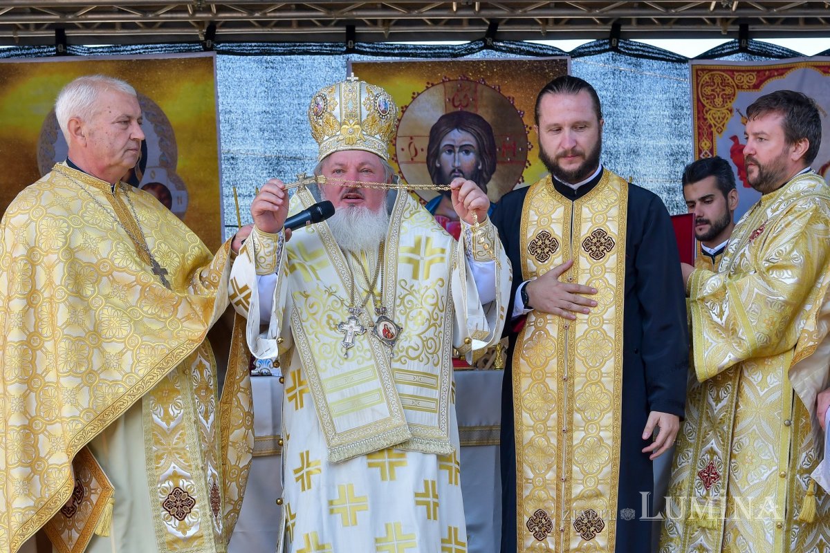 Lumina sfinţeniei pentru o nouă biserică în Chitila 186670