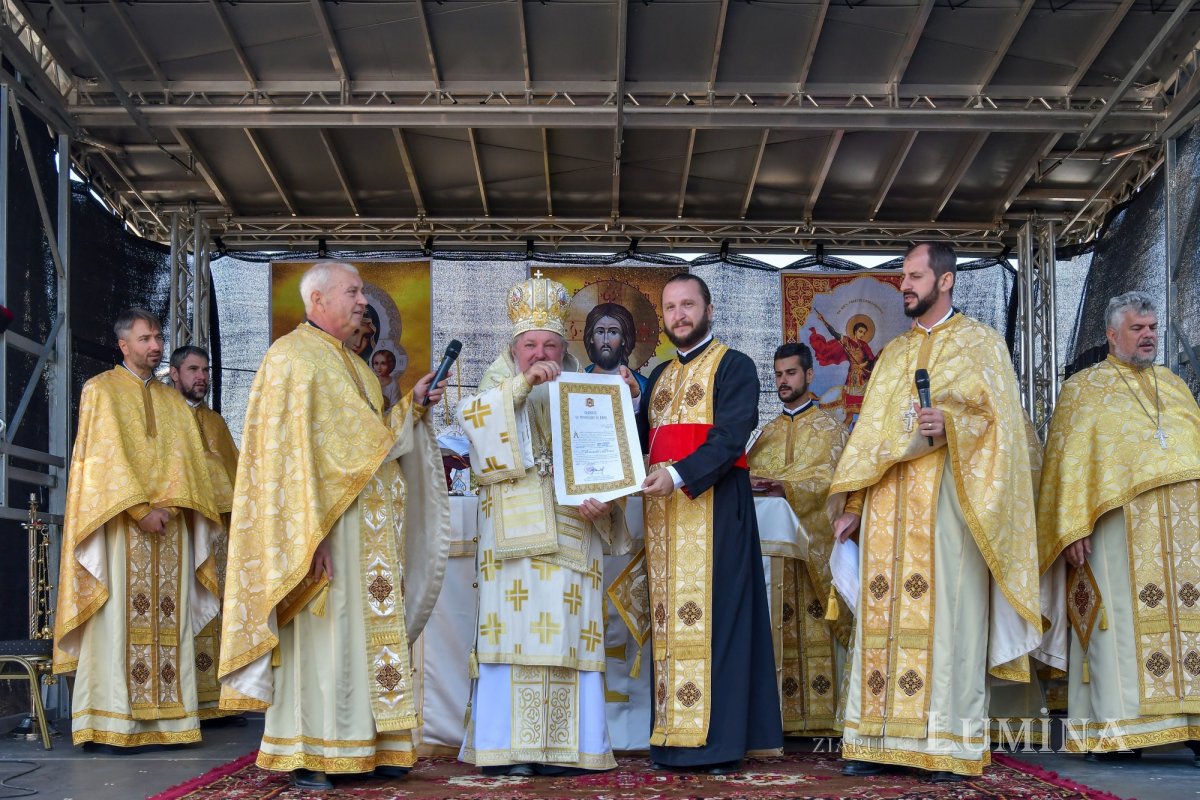 Lumina sfinţeniei pentru o nouă biserică în Chitila 186671