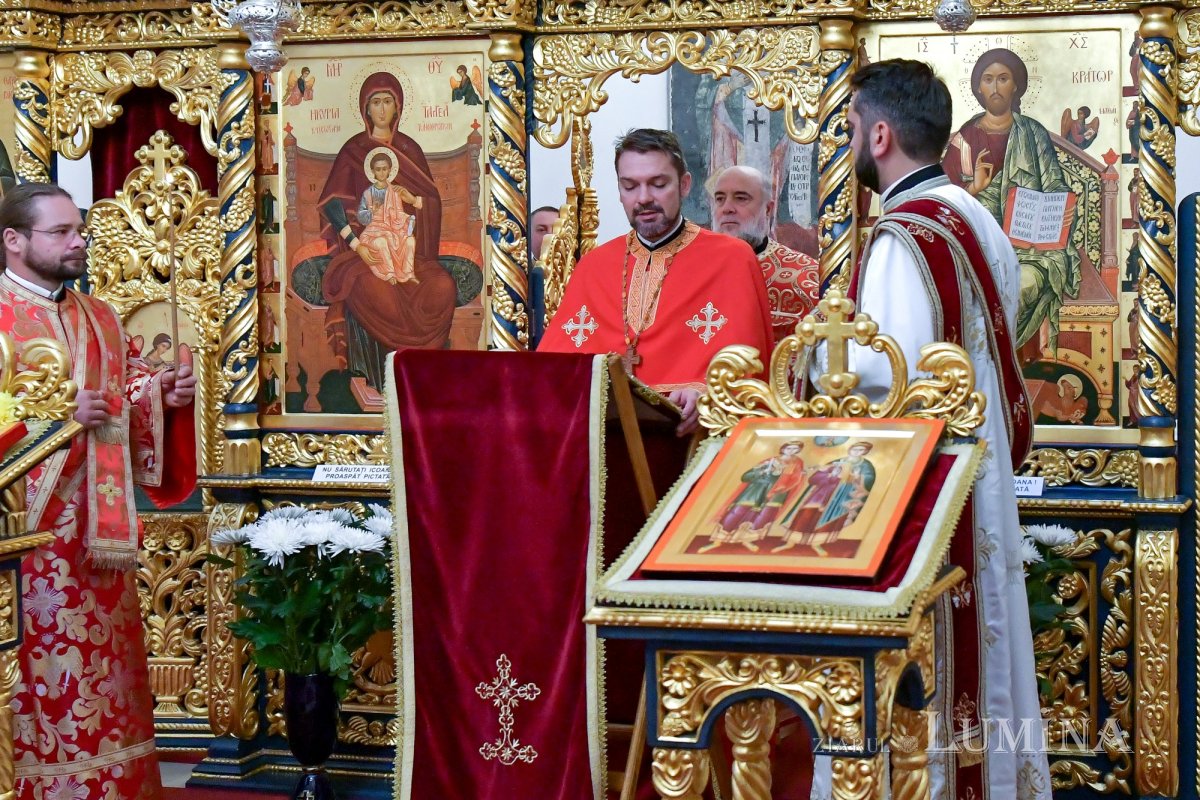 Sfinții Serghie și Vah, cinstiți la biserica Palatului Cotroceni 187172