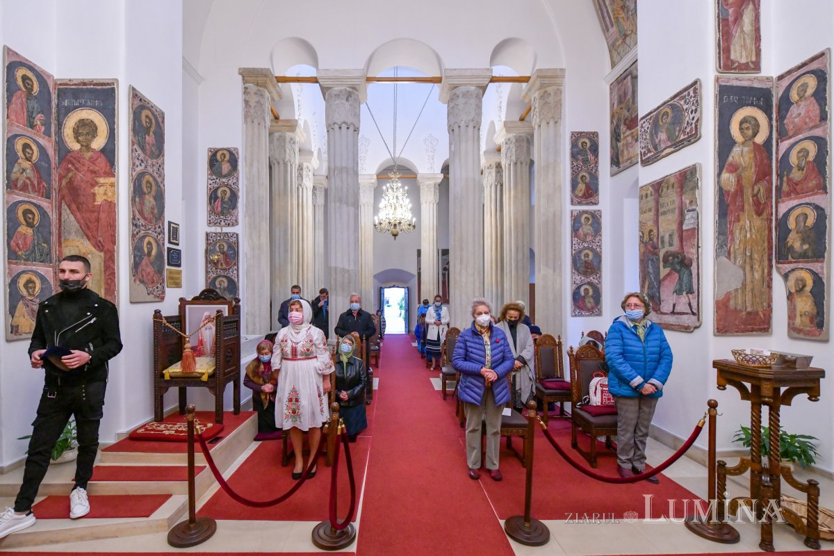 Sfinții Serghie și Vah, cinstiți la biserica Palatului Cotroceni 187175