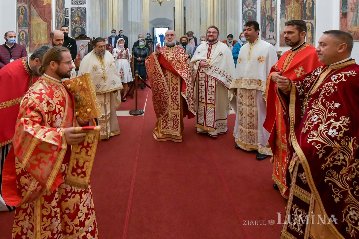 Sfinții Serghie și Vah, cinstiți la biserica Palatului Cotroceni 187178