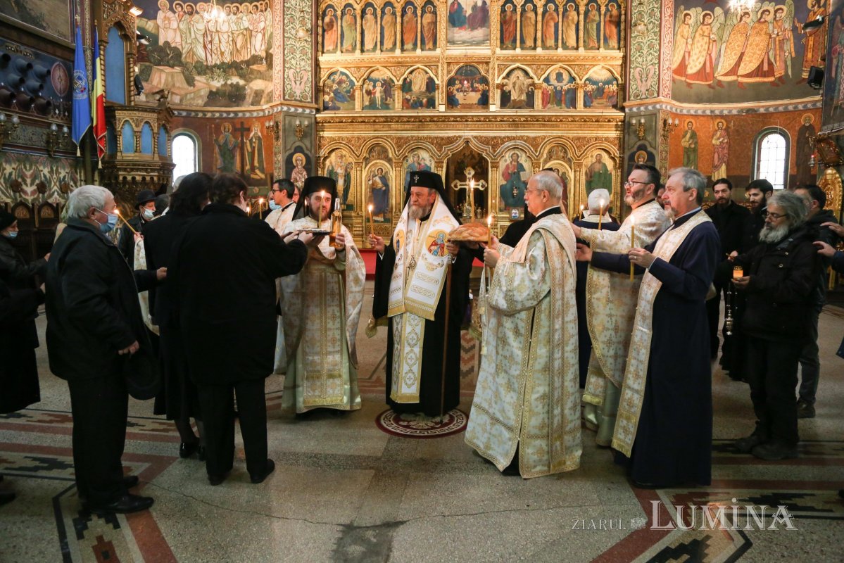 Părintele profesor Ioan Ică senior, pomenit la şase luni de la trecerea sa în veşnicie 187454