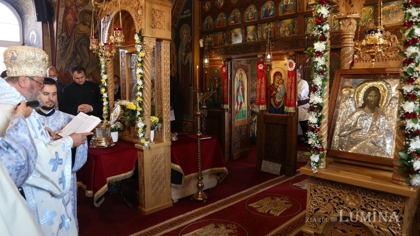 Binecuvântare pentru comunitatea Parohiei Făgăraș-Galați 187716