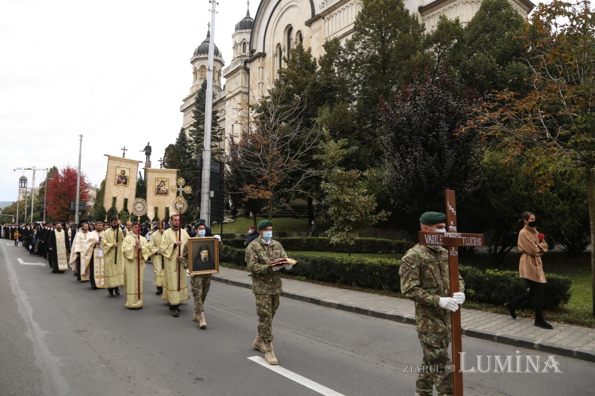 Ultimul drum pământesc al Preasfinţitului Părinte Vasile Flueraş 187811