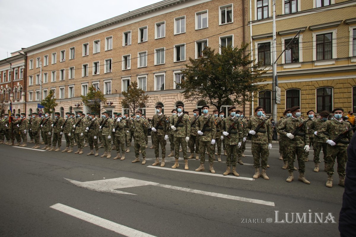 Ultimul drum pământesc al Preasfinţitului Părinte Vasile Flueraş 187820