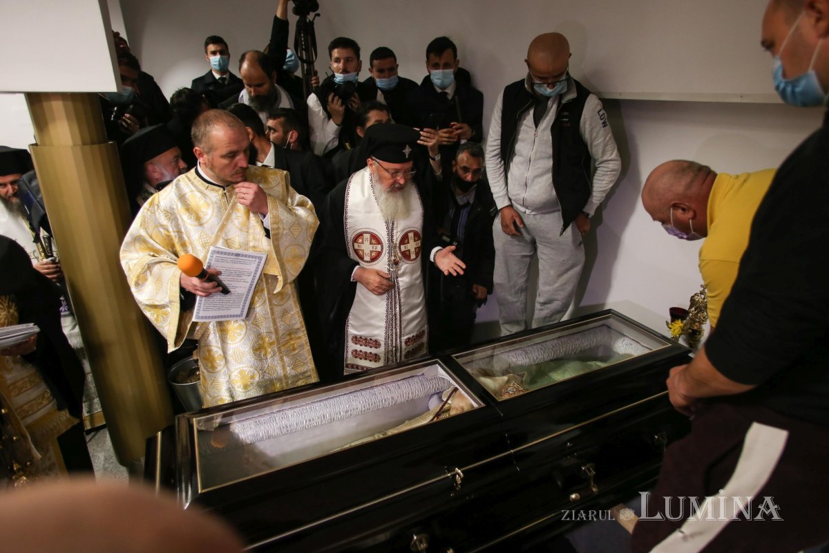 Ultimul drum pământesc al Preasfinţitului Părinte Vasile Flueraş 187823
