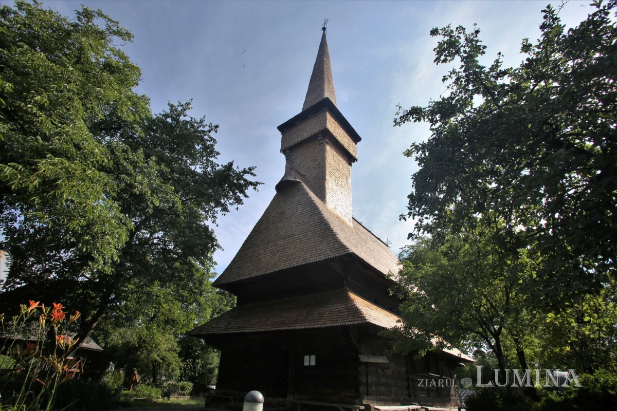 Biserica monument UNESCO „Sfânta Parascheva”, inima comunităţii din Deseşti 187951