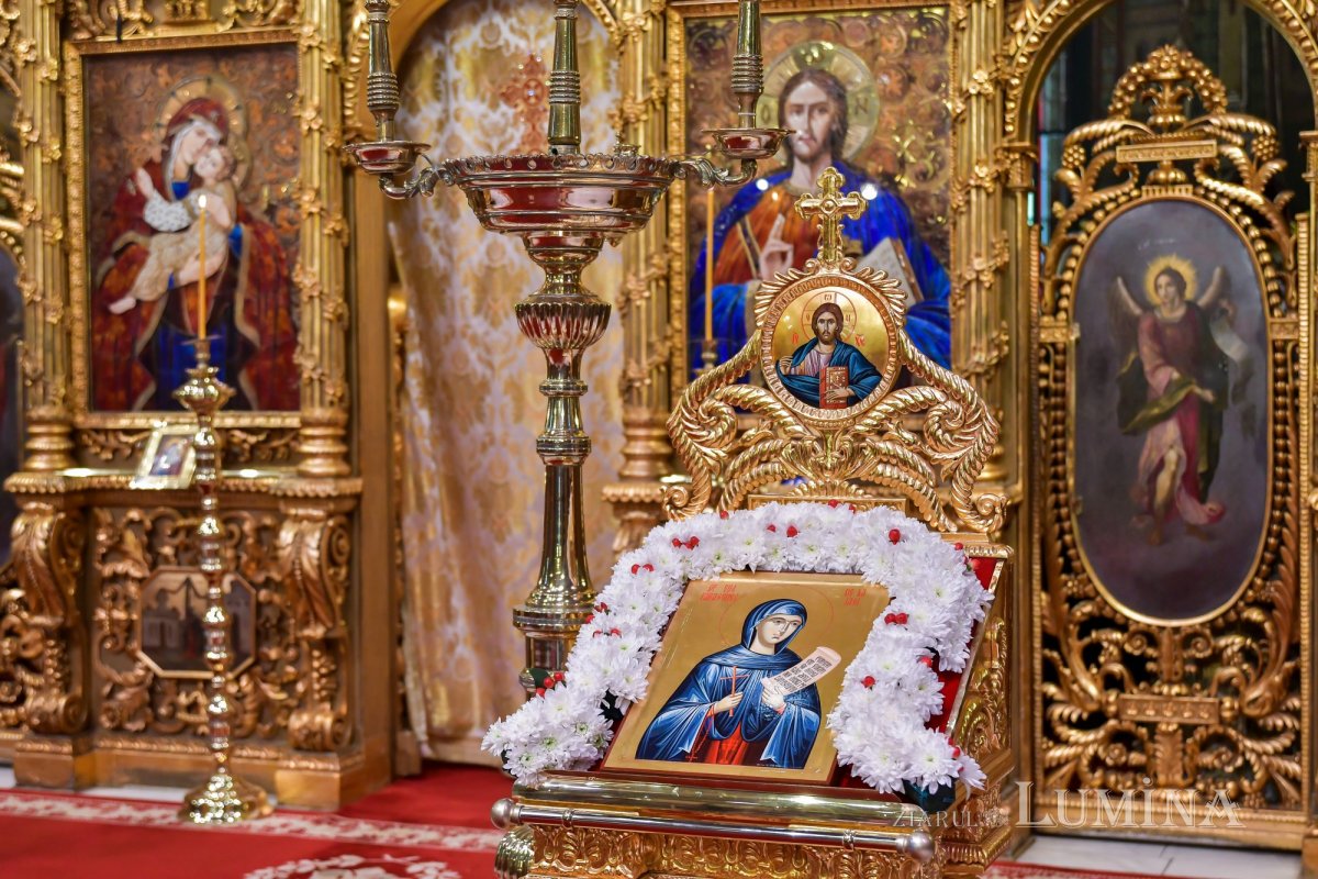 Prinos de laudă adus Ocrotitoarei Moldovei la Catedrala Patriarhală 188274