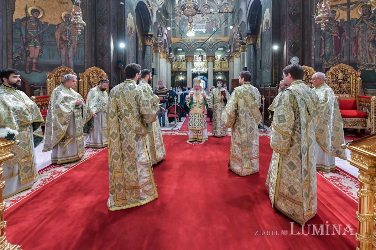 Prinos de laudă adus Ocrotitoarei Moldovei la Catedrala Patriarhală 188275