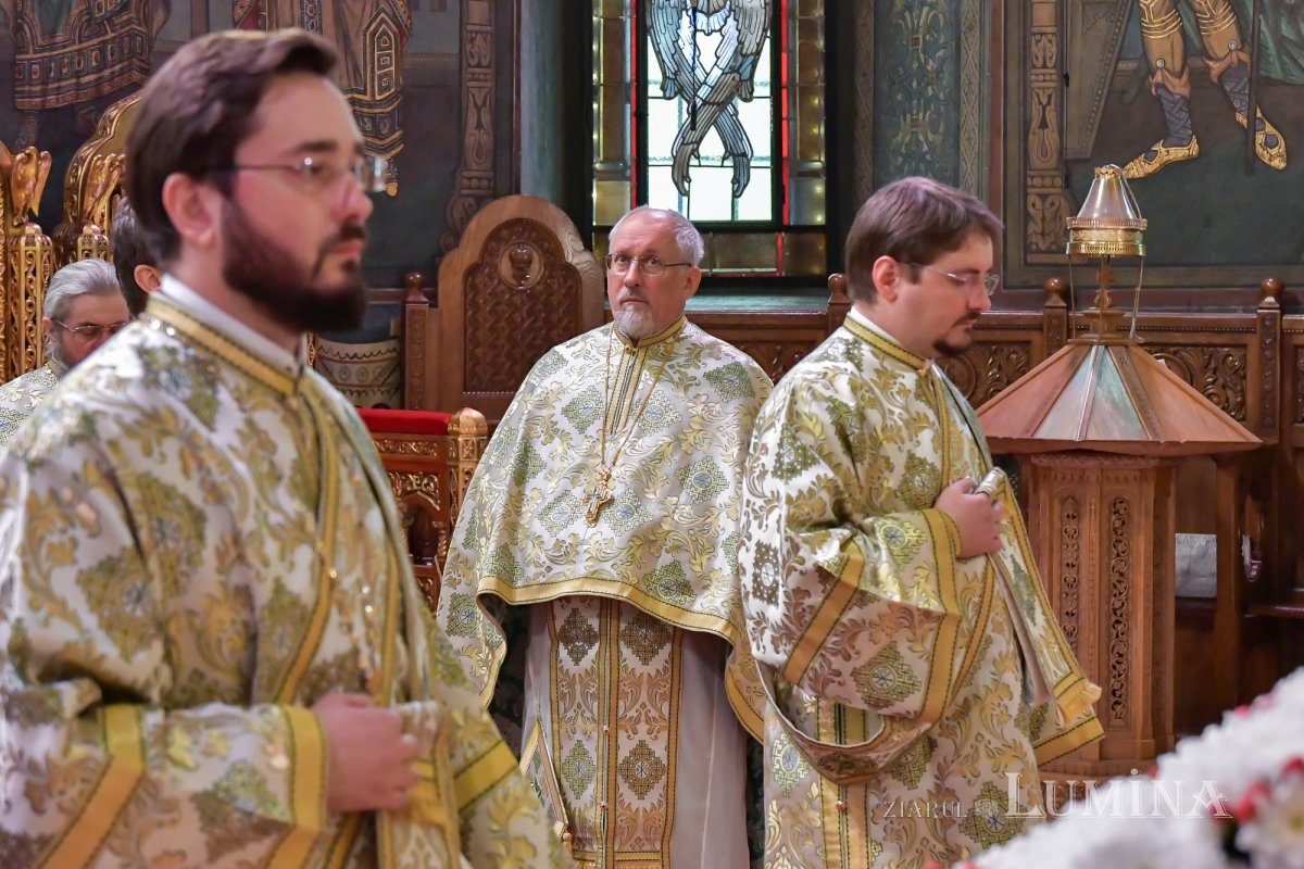 Prinos de laudă adus Ocrotitoarei Moldovei la Catedrala Patriarhală 188281