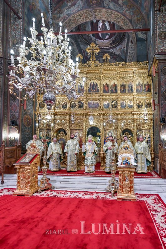 Prinos de laudă adus Ocrotitoarei Moldovei la Catedrala Patriarhală 188287