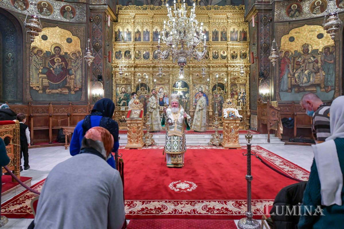 Prinos de laudă adus Ocrotitoarei Moldovei la Catedrala Patriarhală 188290
