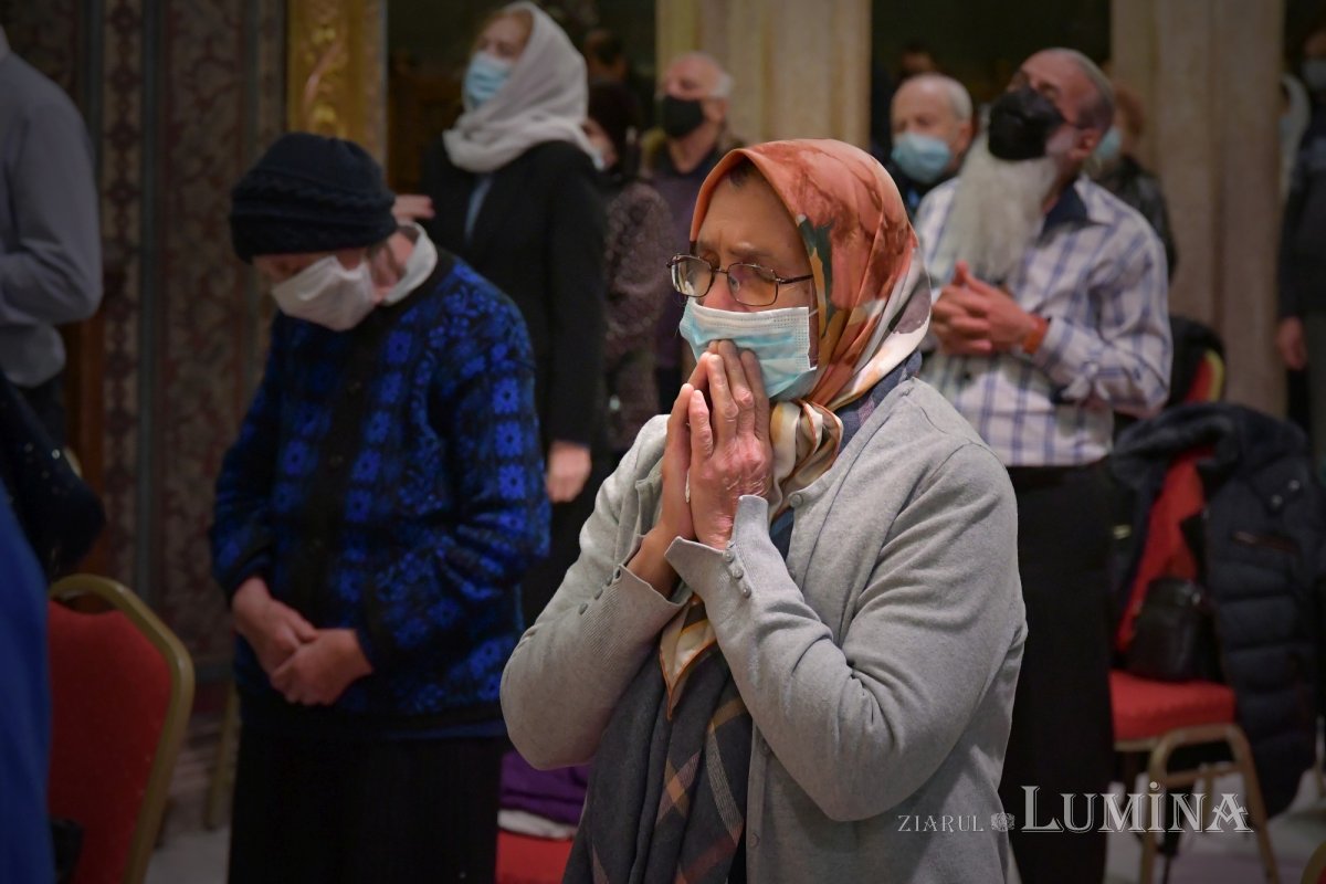 Prinos de laudă adus Ocrotitoarei Moldovei la Catedrala Patriarhală 188291