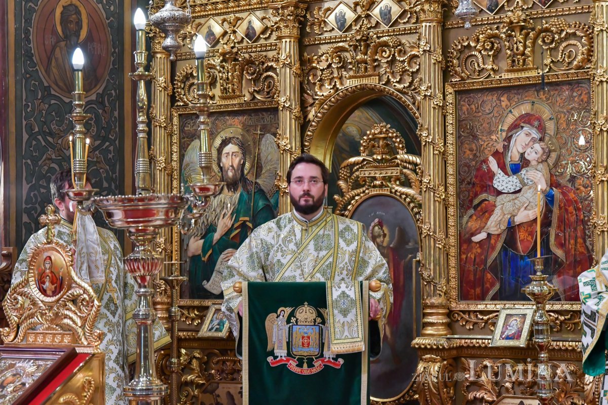 Prinos de laudă adus Ocrotitoarei Moldovei la Catedrala Patriarhală 188297